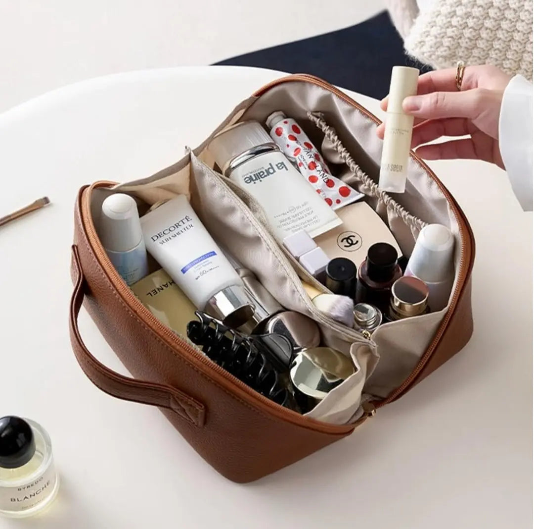 The Novari Signature Cosmetic Case Novari Case